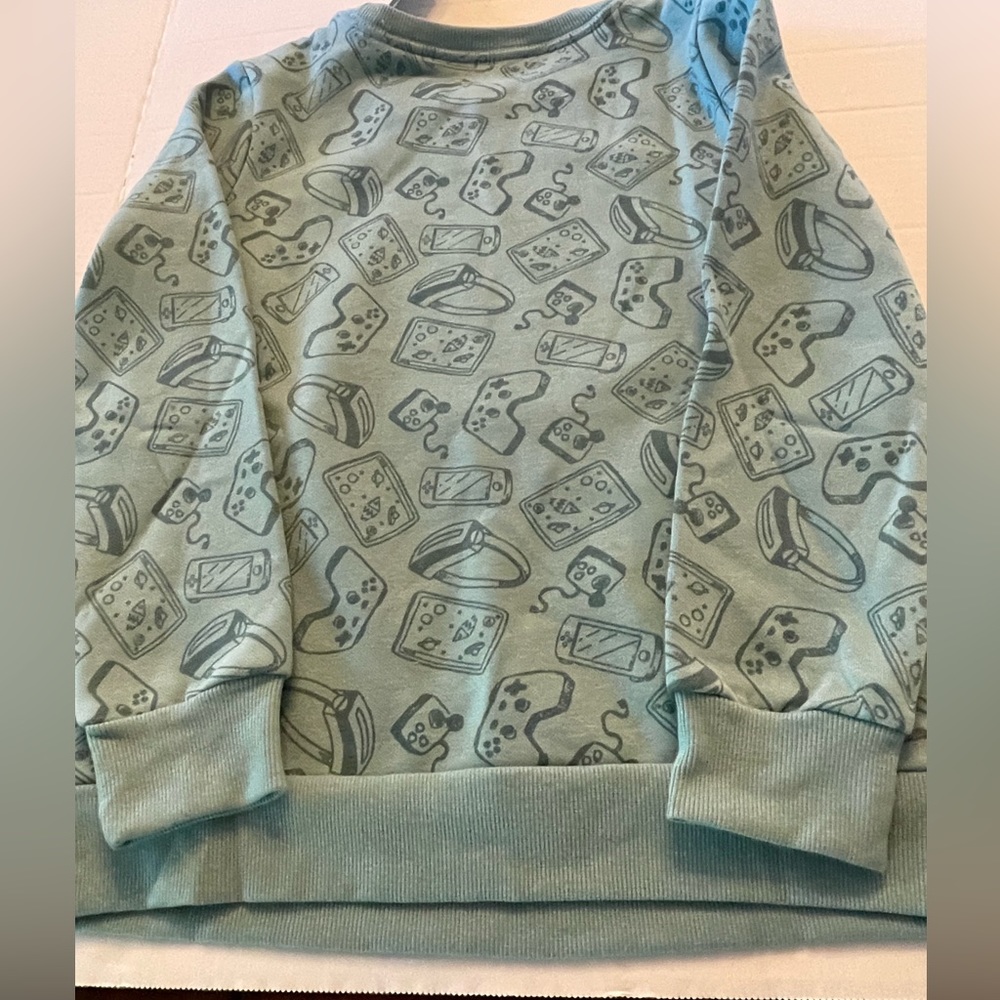 NWT Cat & Jack Unisex teal sweatshirt size 7/8 decorated with video game